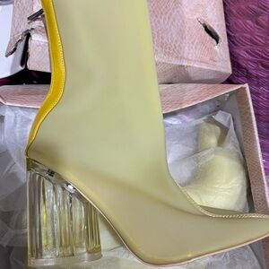 CAPE ROBBIN JELLY Yellow Heeled Boots with Clear Block heel